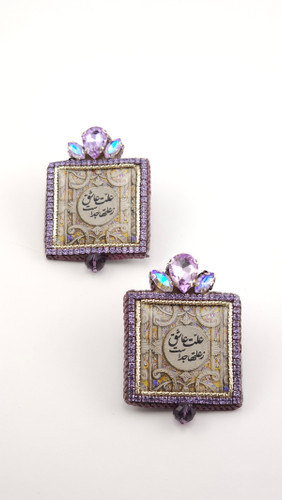 گوشواره جواهردوزی دستساز با پلاک رزین،سنگ اشک و مارکیز یاسی هفت رنگ،سرمه طلایی و نگین متری یاسی